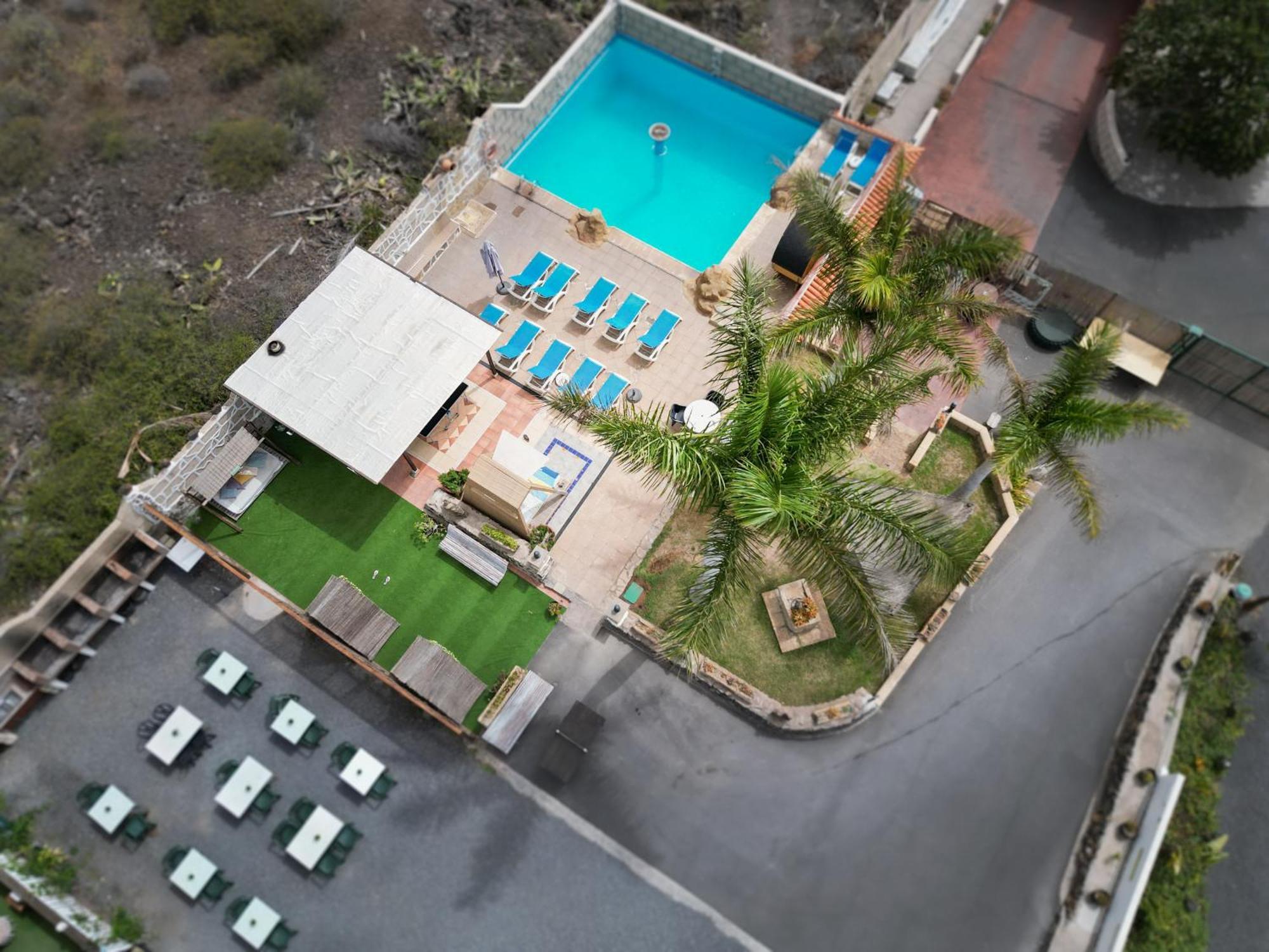 Amani Suite Con Jacuzzi Climatizado Y Piscina Buzanada エクステリア 写真
