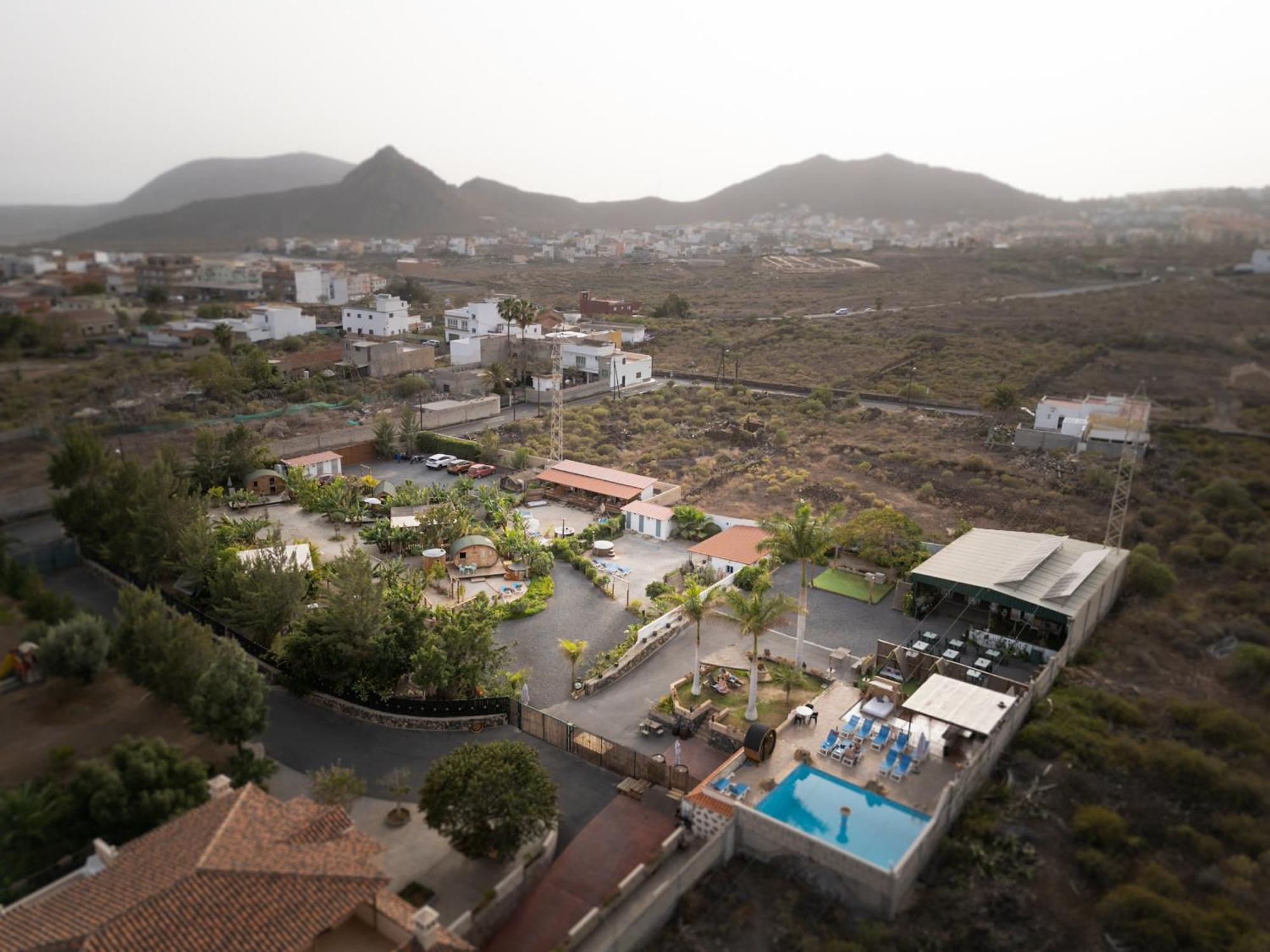 Amani Suite Con Jacuzzi Climatizado Y Piscina Buzanada エクステリア 写真
